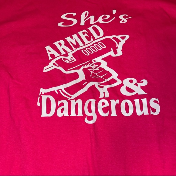Gildan Armed & Dangerous Women’s Short Sleeve T Shirt Hot Pink Size XL - Picture 2 of 4